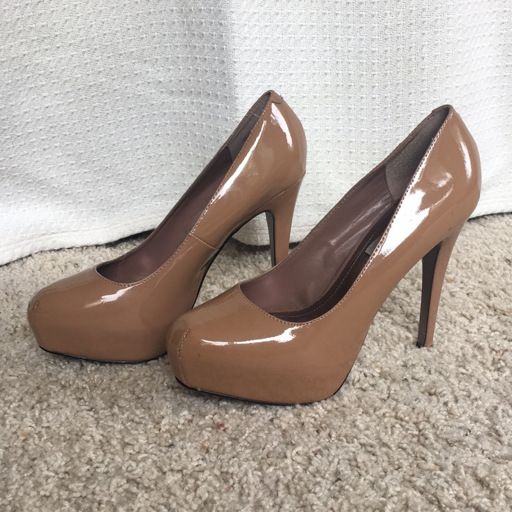 Nude Patent Leather Steve Madden Pumps